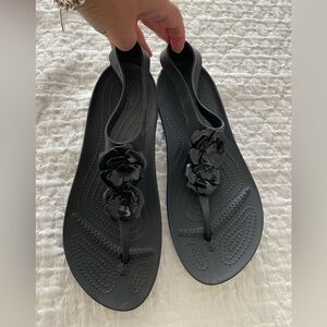 Crocs Serena embellished flower thong slingback size 10